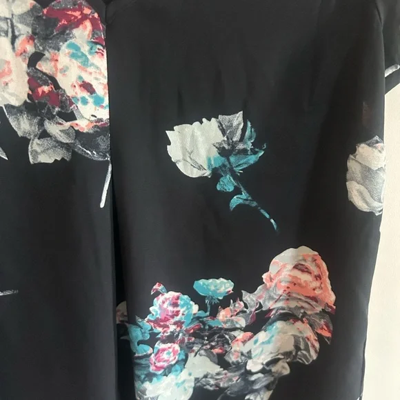 EASTER / SPRING TOP 💐 DR2 floral Navy work Cap Sleeve Blouse - Picture 3 of 5